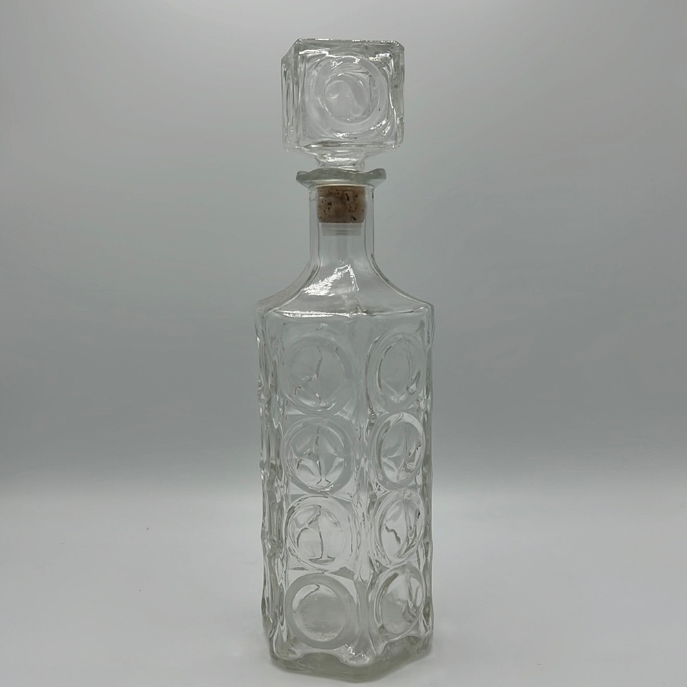 CIRCLE CLEAR CUT GLASS DECANTER VINTAGE with CORK SQUARE TOP